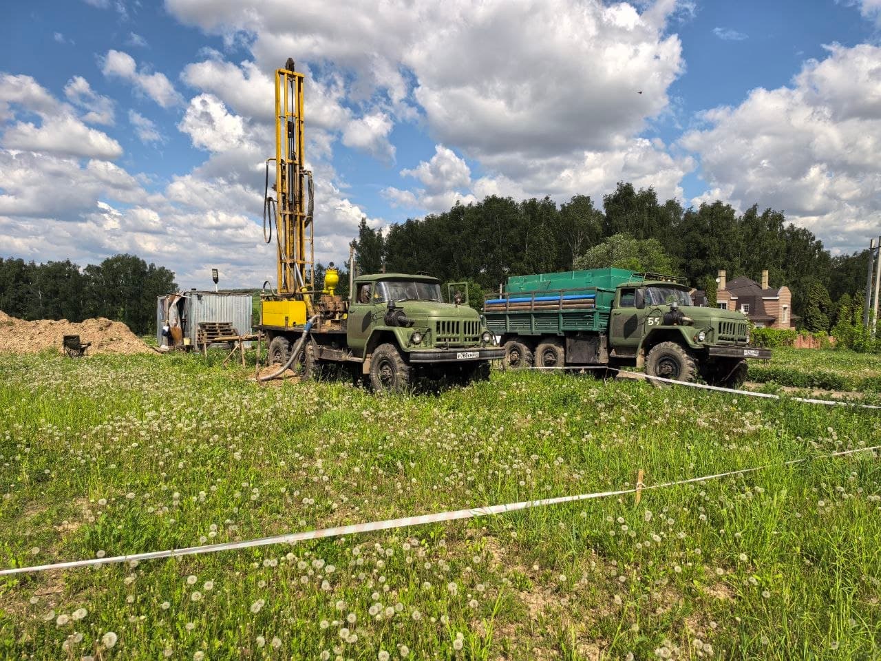 Буровые установки ЗИЛ на объекте